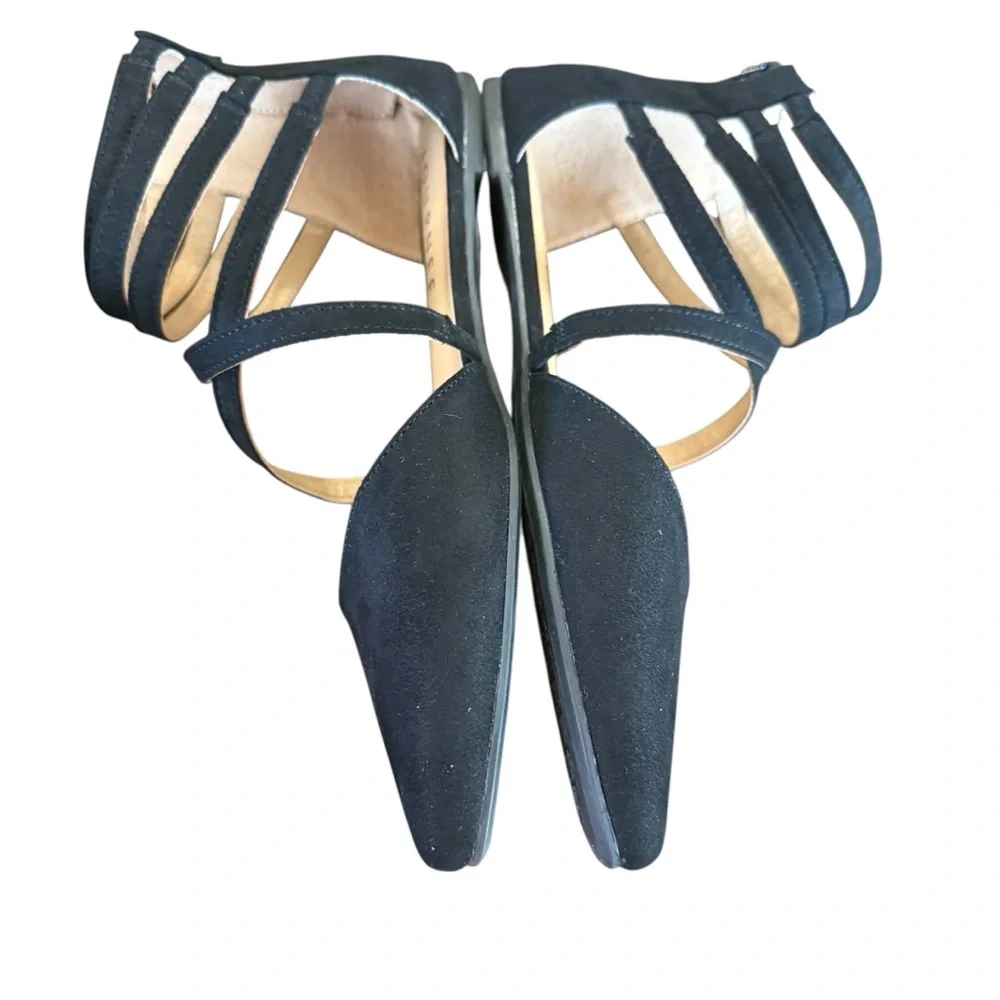 Journee Collection Marlee Black Flat Size 8.5